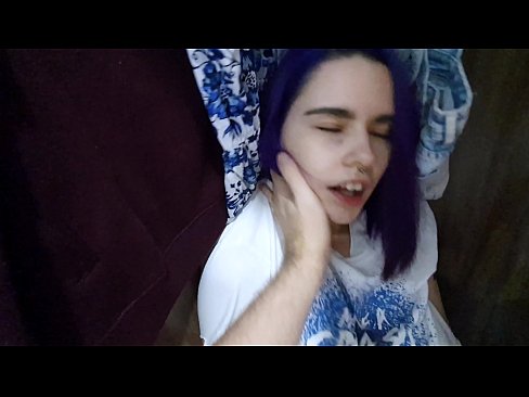 ❤️ Aimsíodh mo SIS sa closet agus chabhraigh sí cum Porn álainn  uainn ga.hentaizm.ru